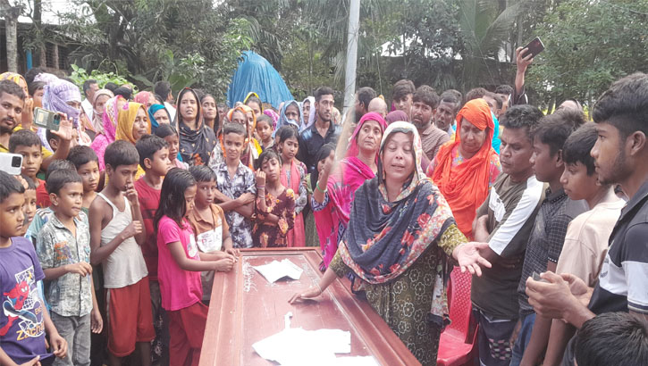সৌদি আরবে আগুনে নিহত নওগাঁর ৫ জনের গ্রামের বাড়িতে আহাজারি 